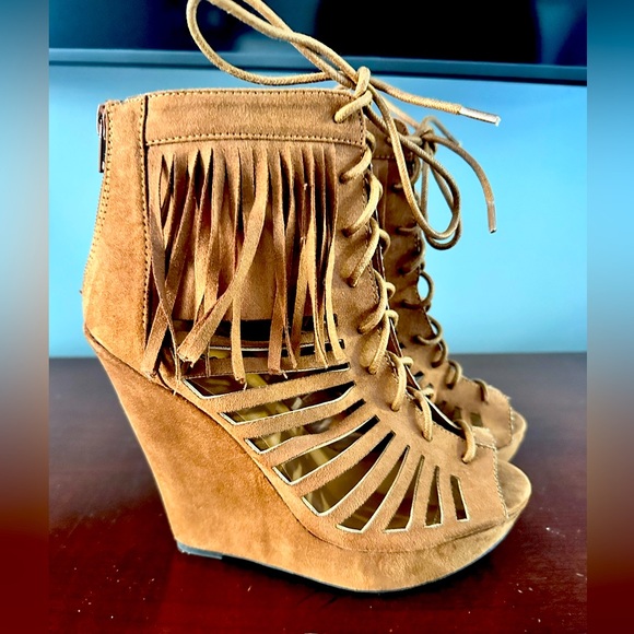 Qupid Wedge Sandals - Picture 1 of 7
